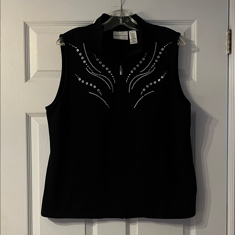 4/$20 Alfred Dunner Black Sleeveless Top with Silver Accents